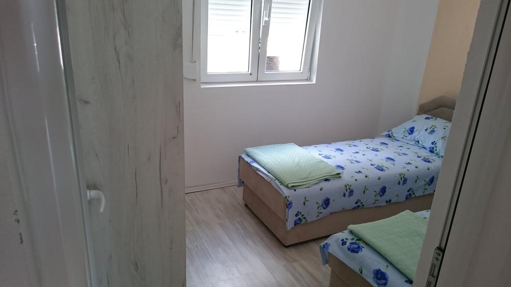 Apartments Vukovic Sveti Stefan Ngoại thất bức ảnh